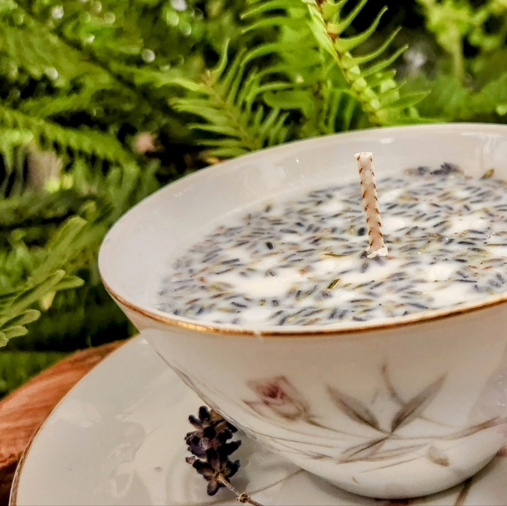 Artisan Candle, handpoured/ blended  soy wax,. Lavender blend